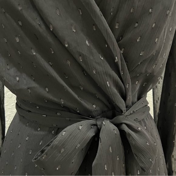 Express Black Swiss Dot Romper Size Medium Belted Faux Wrap Pleated - Picture 5 of 5